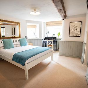 Deluxe Double Room Shower